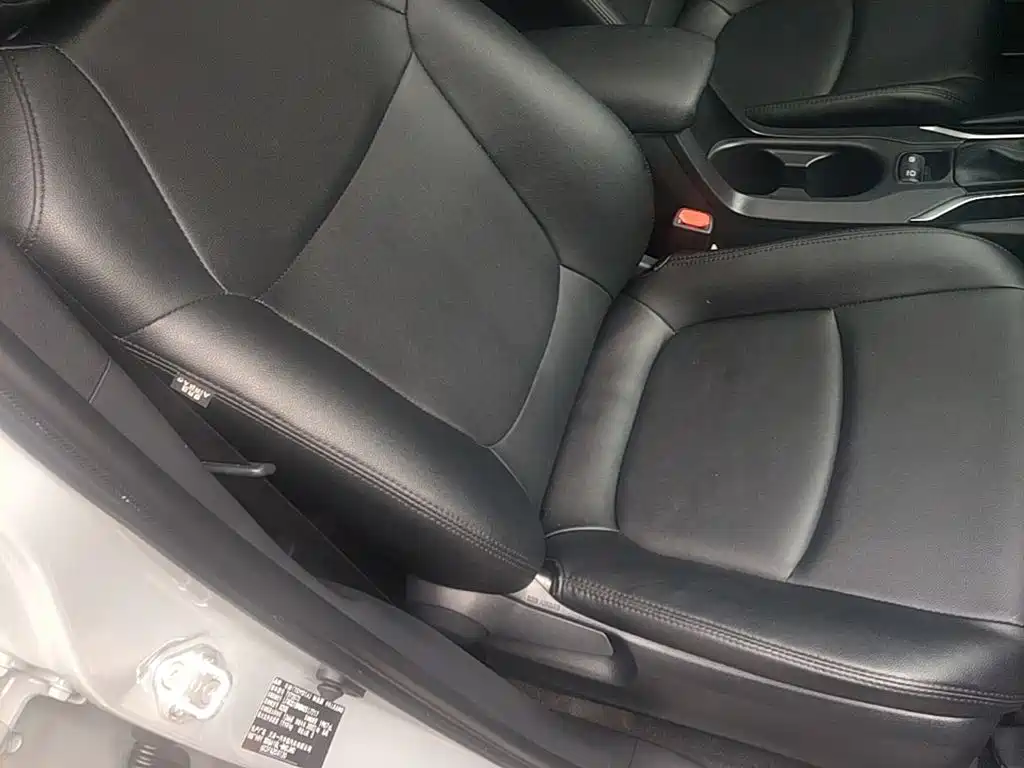 Toyota Corolla Cross — миниатюра 25