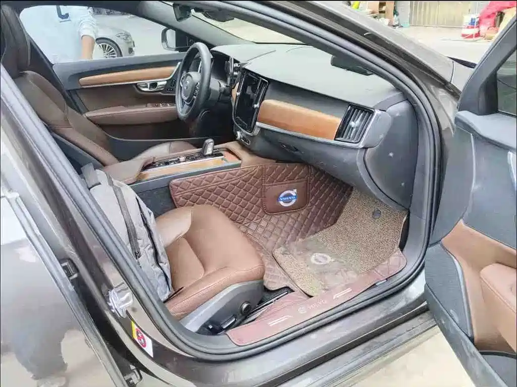 Volvo S90 — миниатюра 2