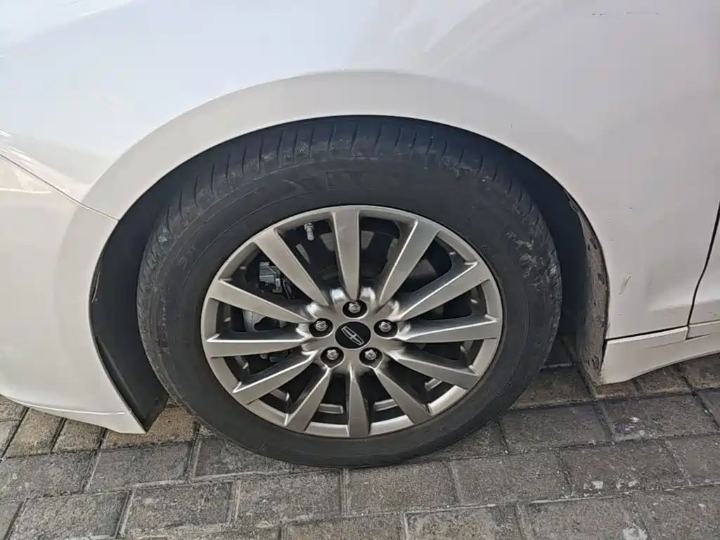 Lincoln MKZ — миниатюра 23