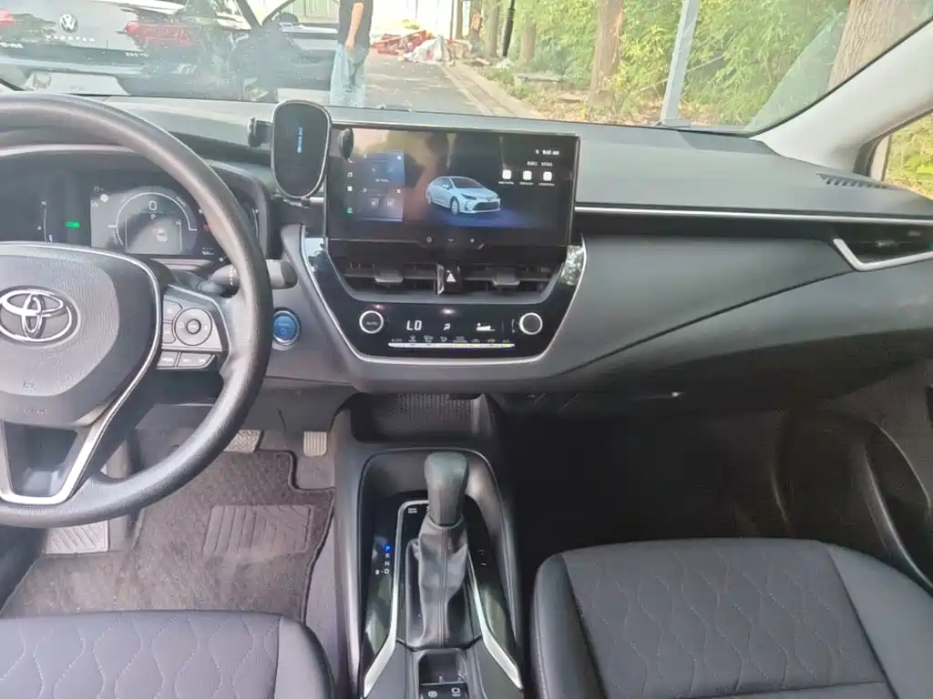Toyota Corolla — миниатюра 13