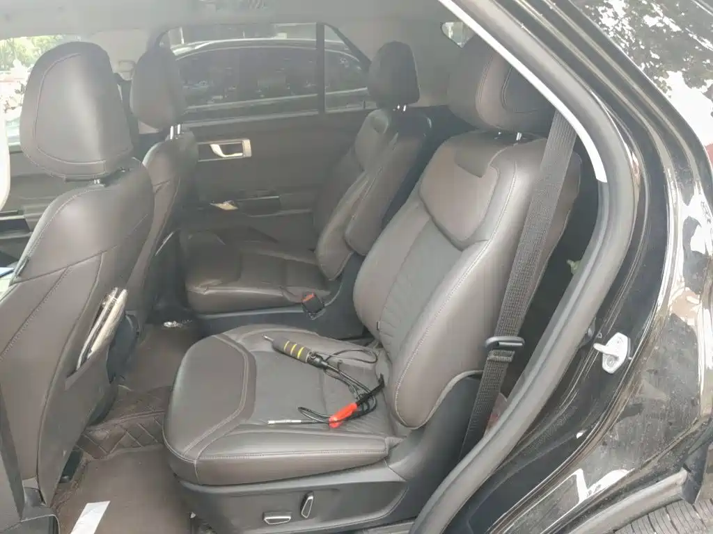 Ford Explorer — миниатюра 13