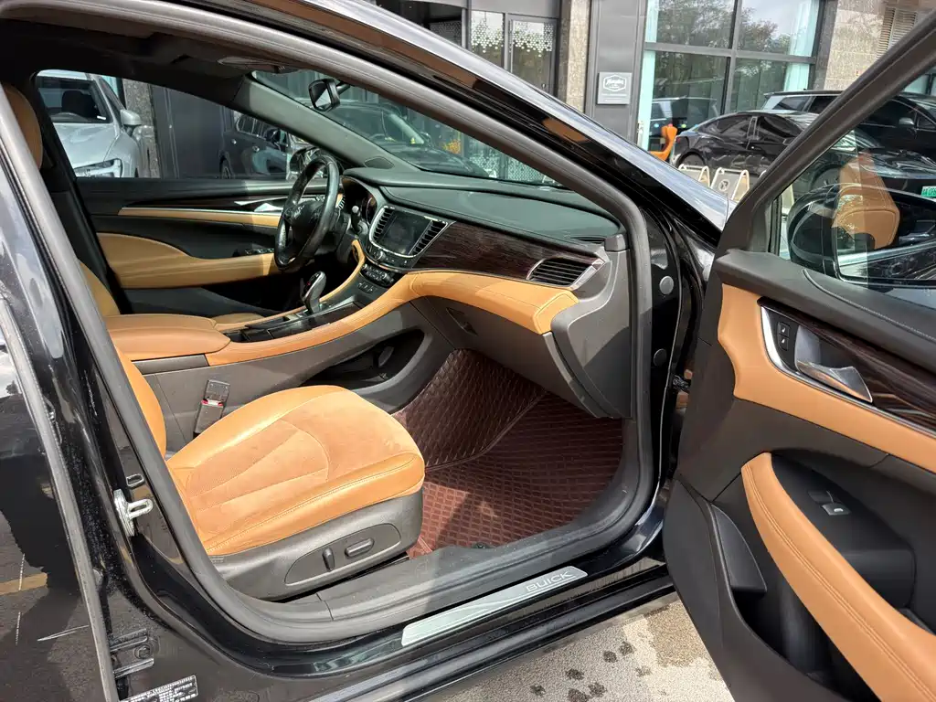 Buick LaCrosse — миниатюра 7