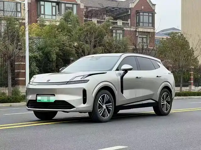 2024 Lynk & Co 08