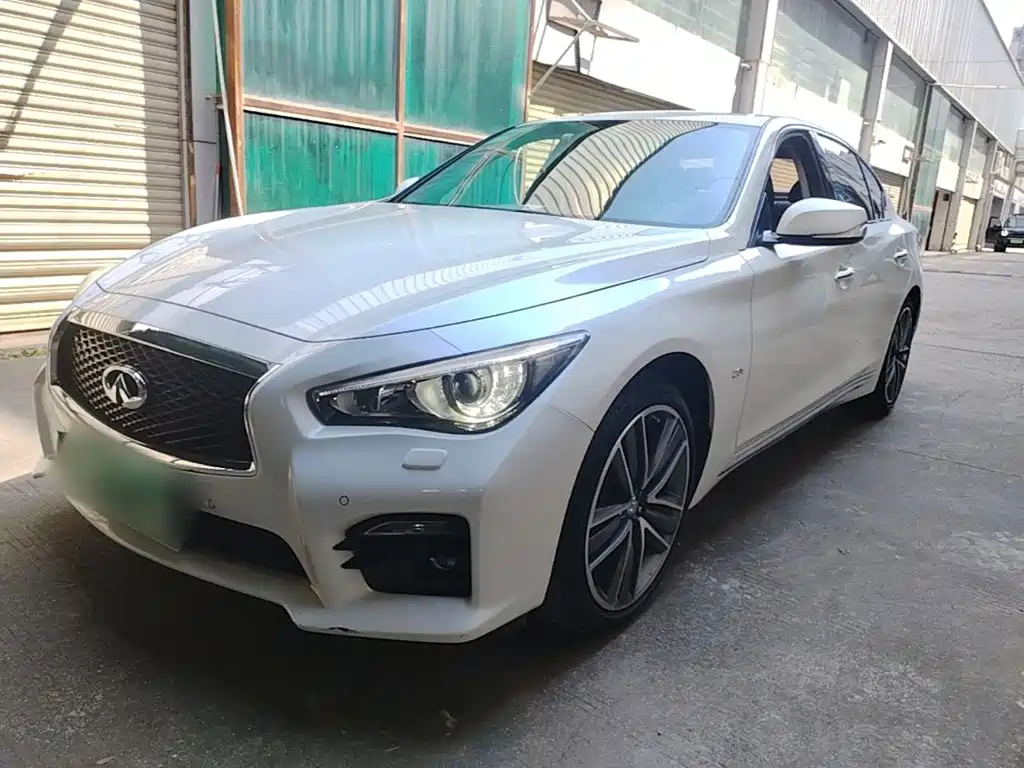 Infiniti Q50L