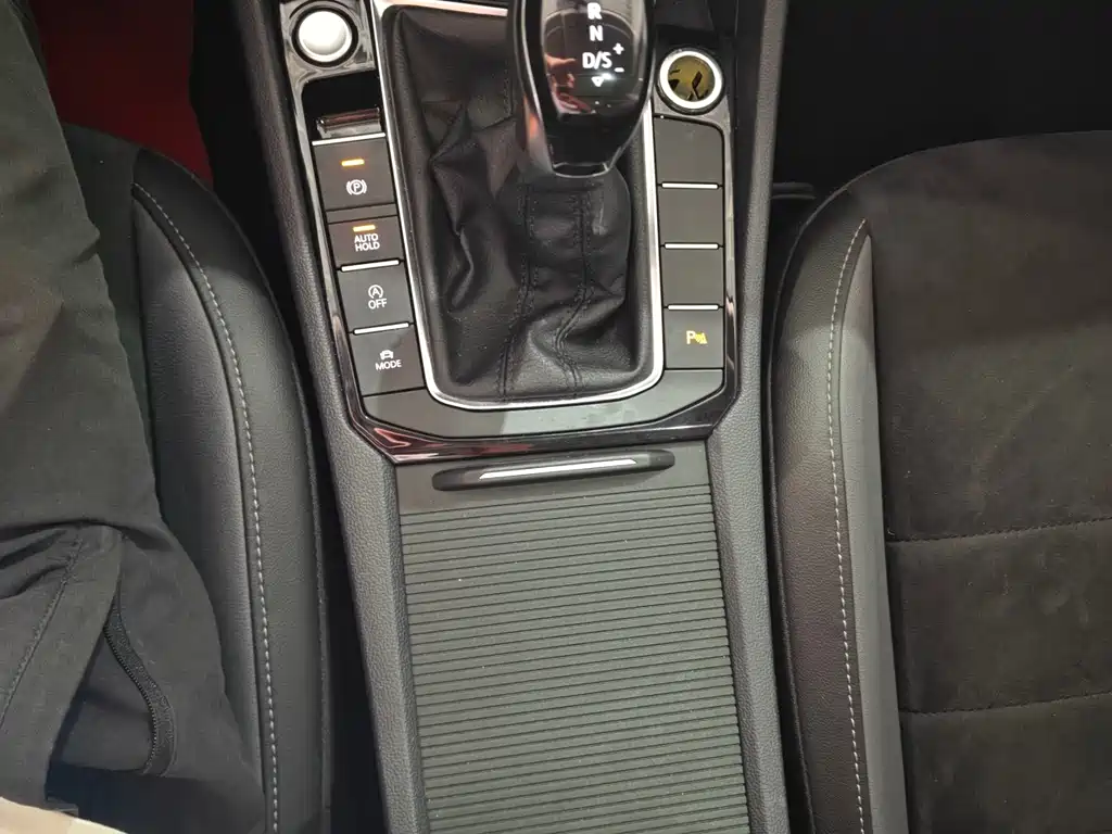Volkswagen Sagitar — миниатюра 15