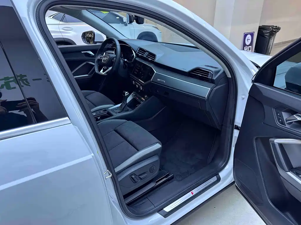 Audi Q3 — миниатюра 10