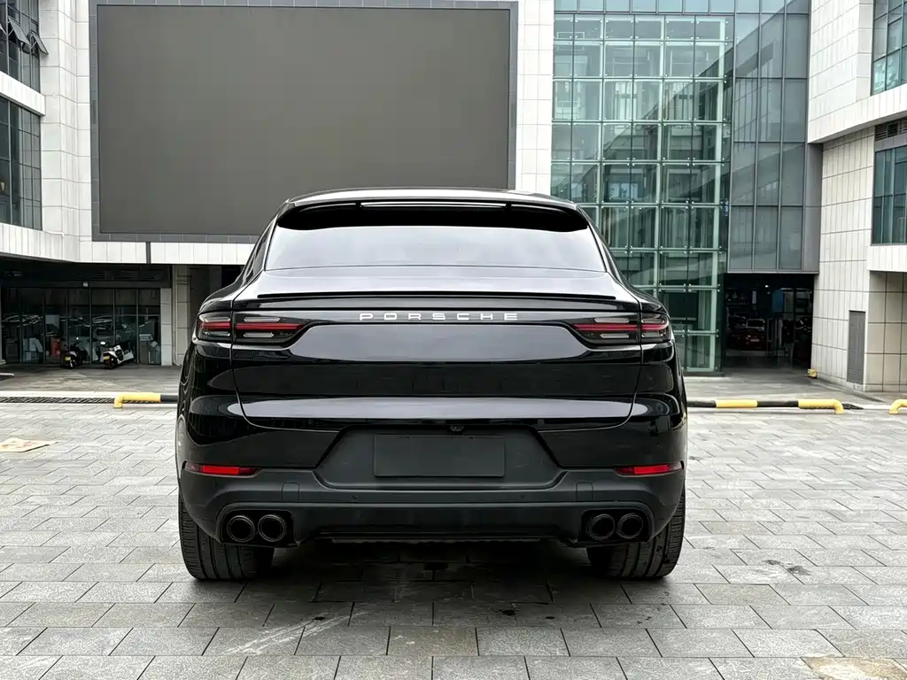 Porsche Cayenne — миниатюра 5