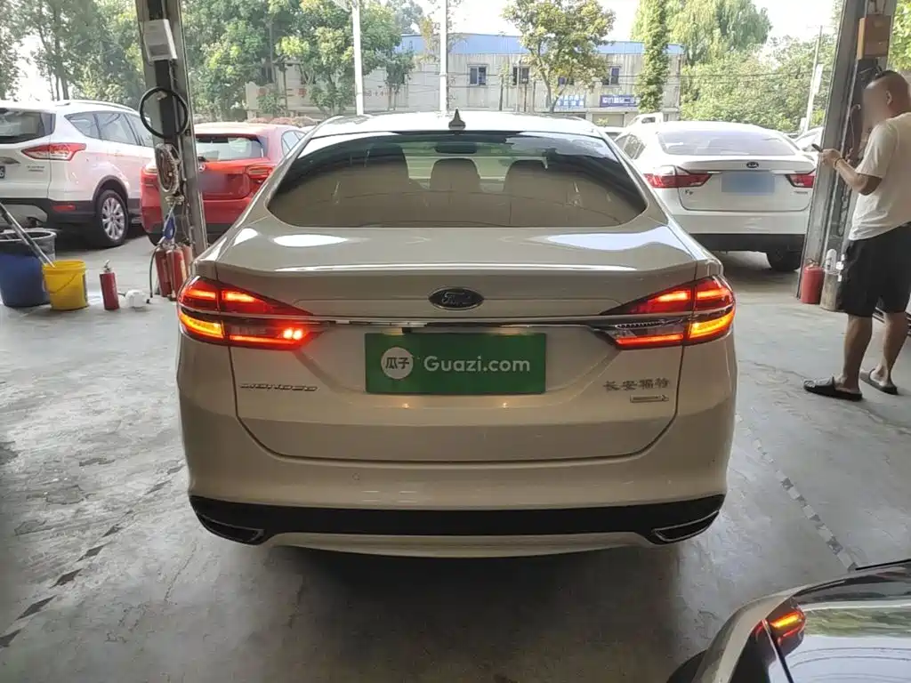Ford Mondeo — миниатюра 6