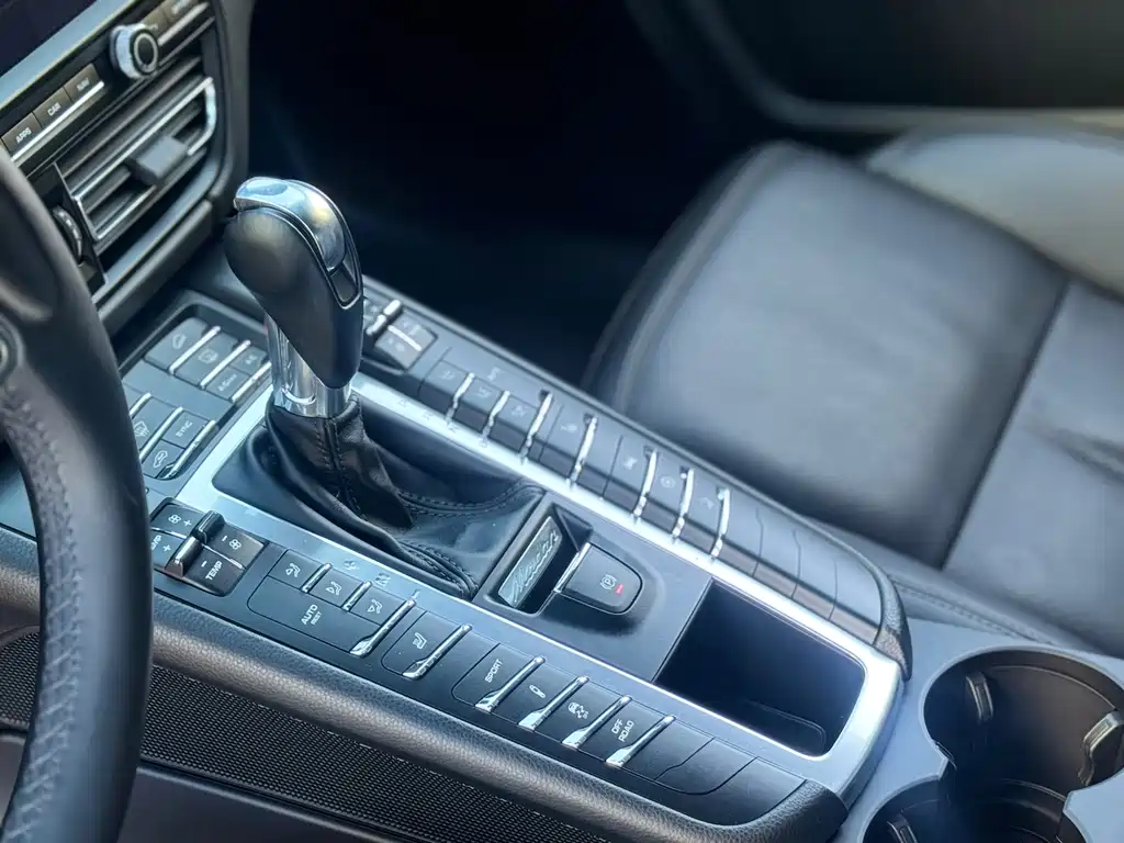 Porsche Macan — миниатюра 23