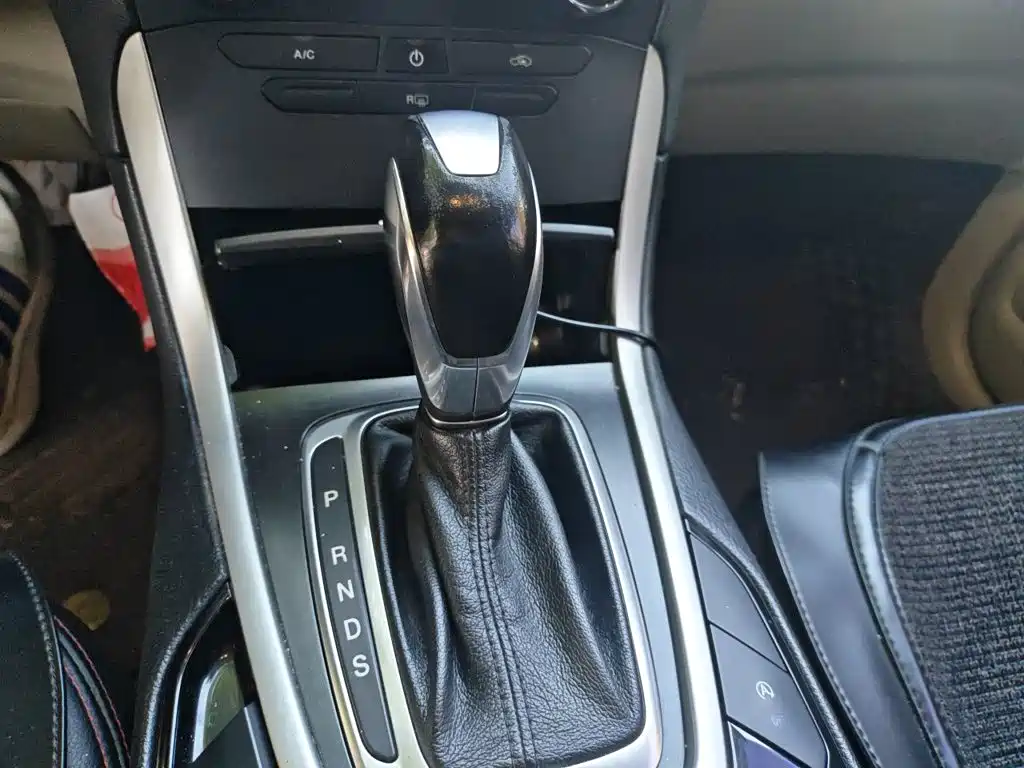Ford Edge — миниатюра 10