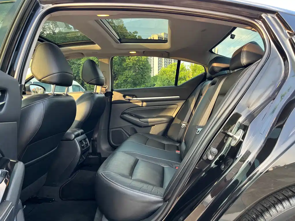 Nissan Teana — миниатюра 6