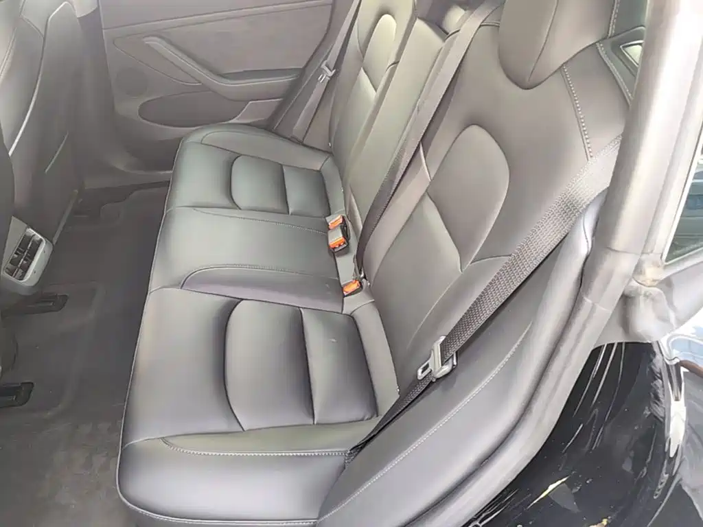 Tesla Model 3 — миниатюра 17
