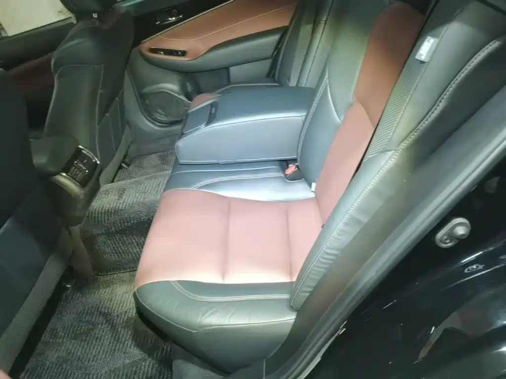 Toyota Crown — миниатюра 17