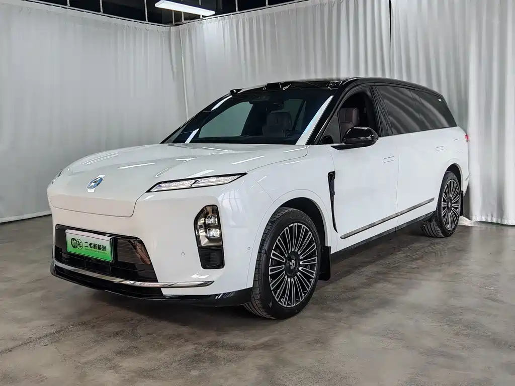 NIO ES8