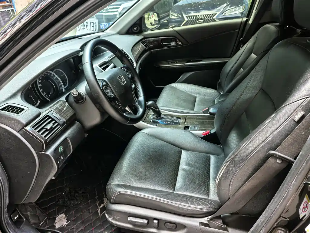 Honda Accord — миниатюра 9
