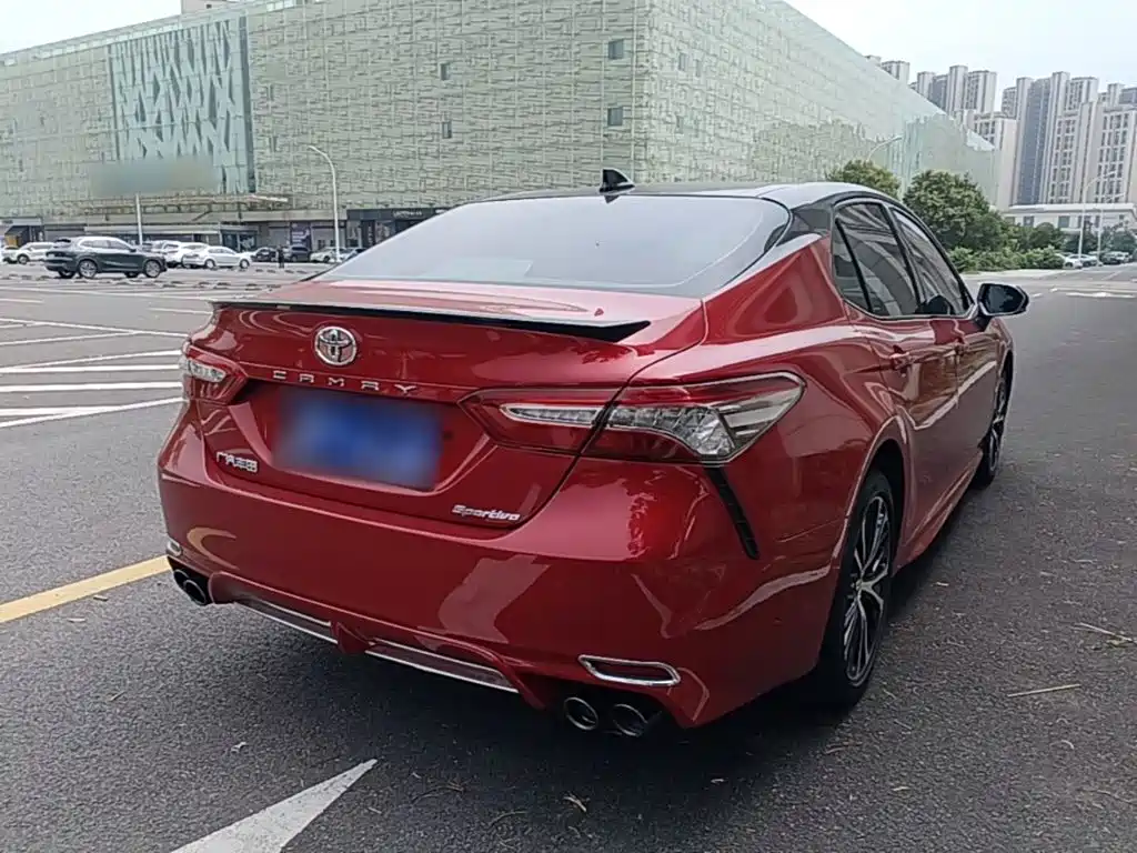 Toyota Camry — миниатюра 7