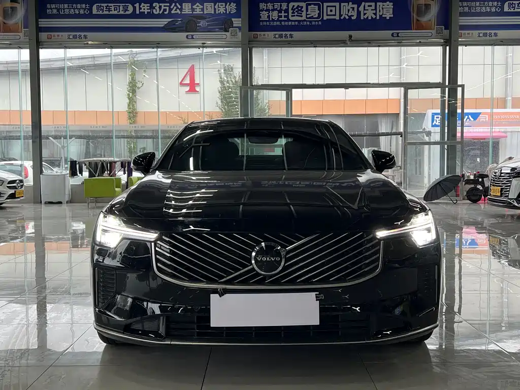 Volvo S90 — миниатюра 2
