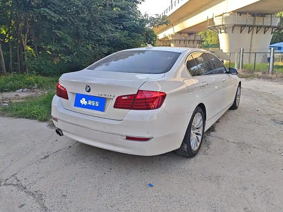 BMW 5 Series — миниатюра 3