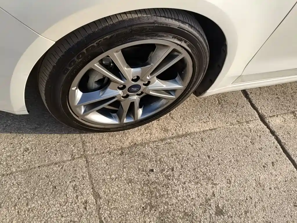 Ford Mondeo — миниатюра 23
