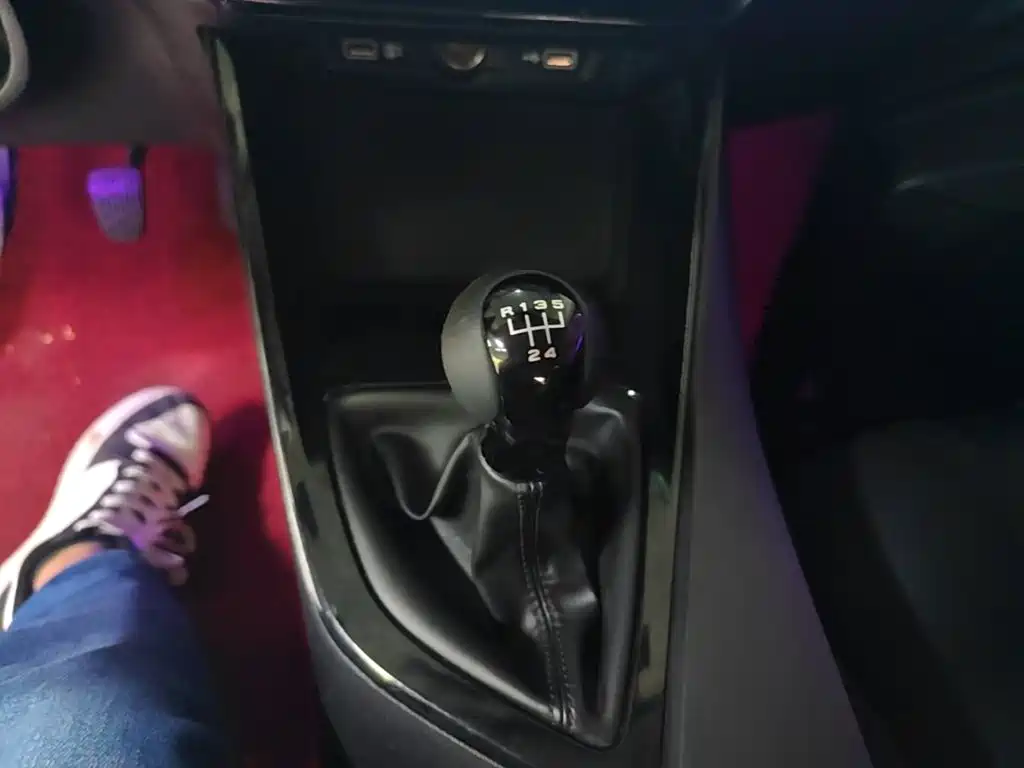 Roewe i5 — миниатюра 14