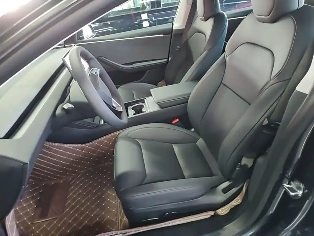 Tesla Model 3 — миниатюра 15
