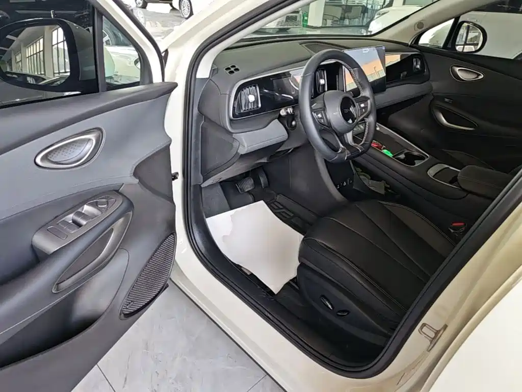 BYD Sealion 05 EV — миниатюра 16