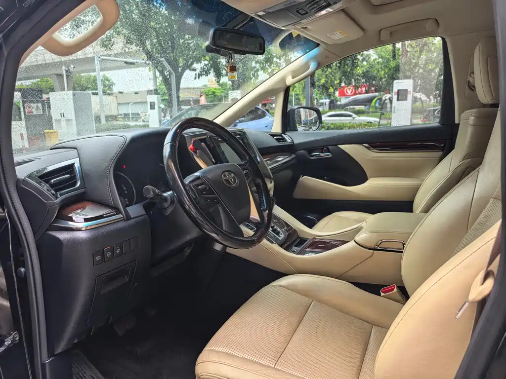 Toyota Alphard 2015 3.5L Luxury