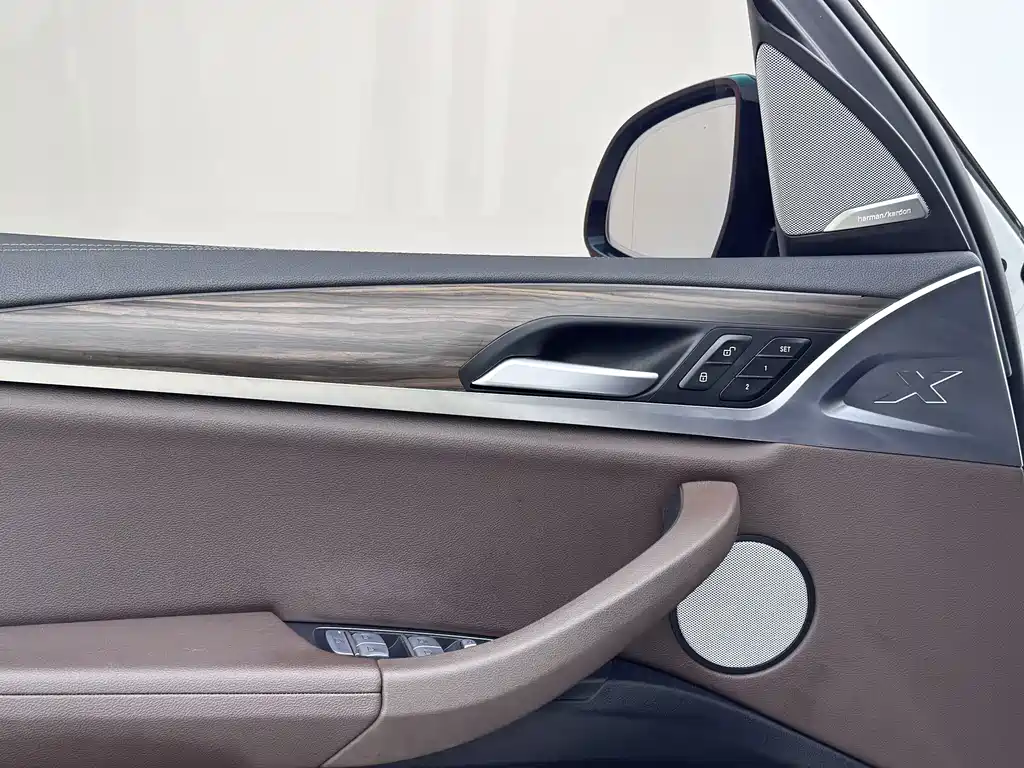 BMW X3 — миниатюра 6