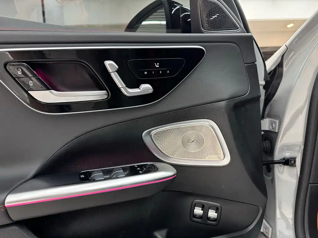 Mercedes-Benz C-Class AMG New Energy — миниатюра 11