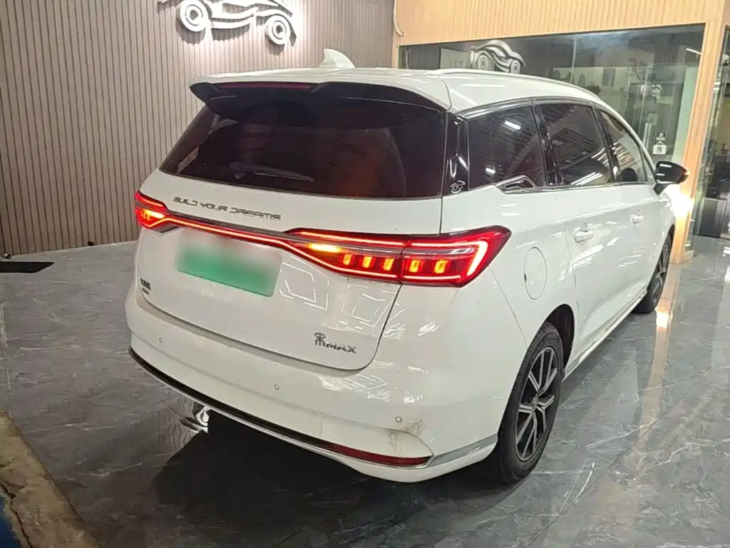 BYD MAX New Energy — миниатюра 7