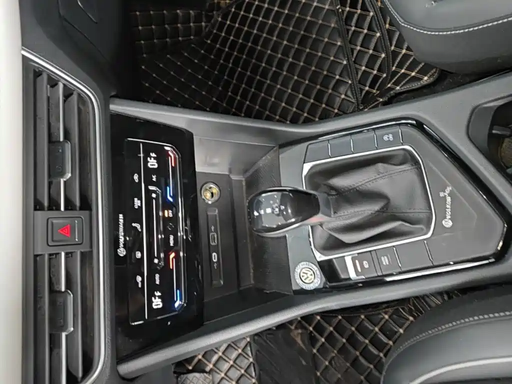 Volkswagen Tiguan L — миниатюра 14