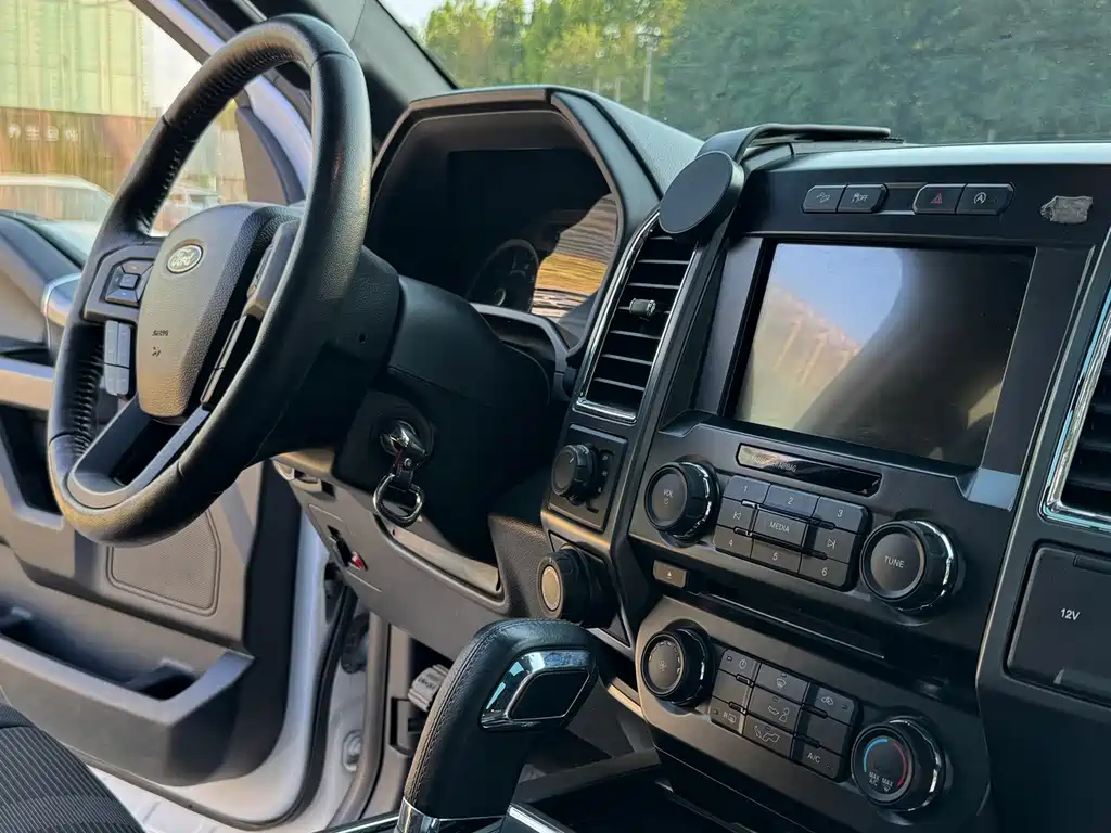 Ford F-150 Raptor — миниатюра 17