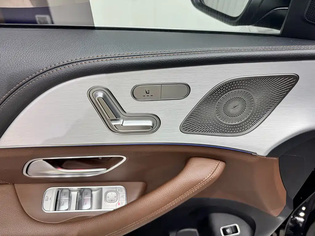 Mercedes-Benz GLE (Import) — миниатюра 17