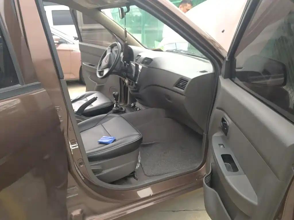 Wuling Hongguang — миниатюра 18