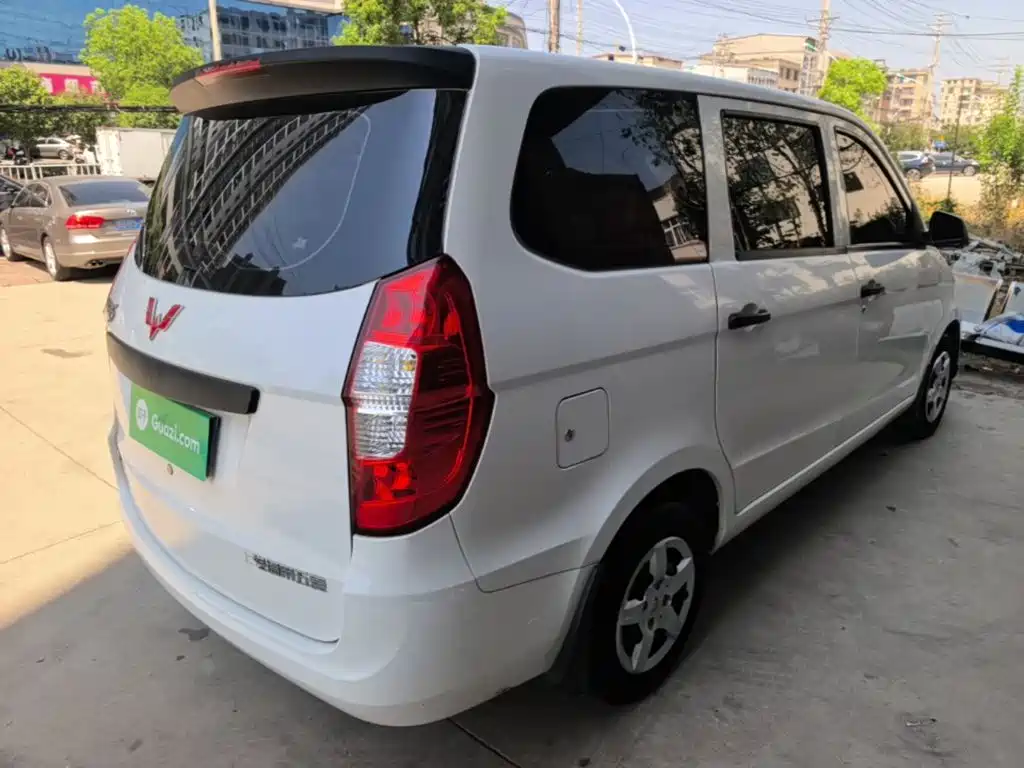 Wuling Hongguang — миниатюра 7