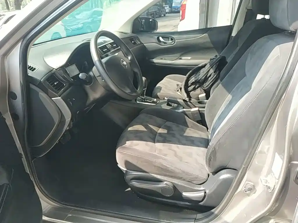 Nissan Tiida — миниатюра 15