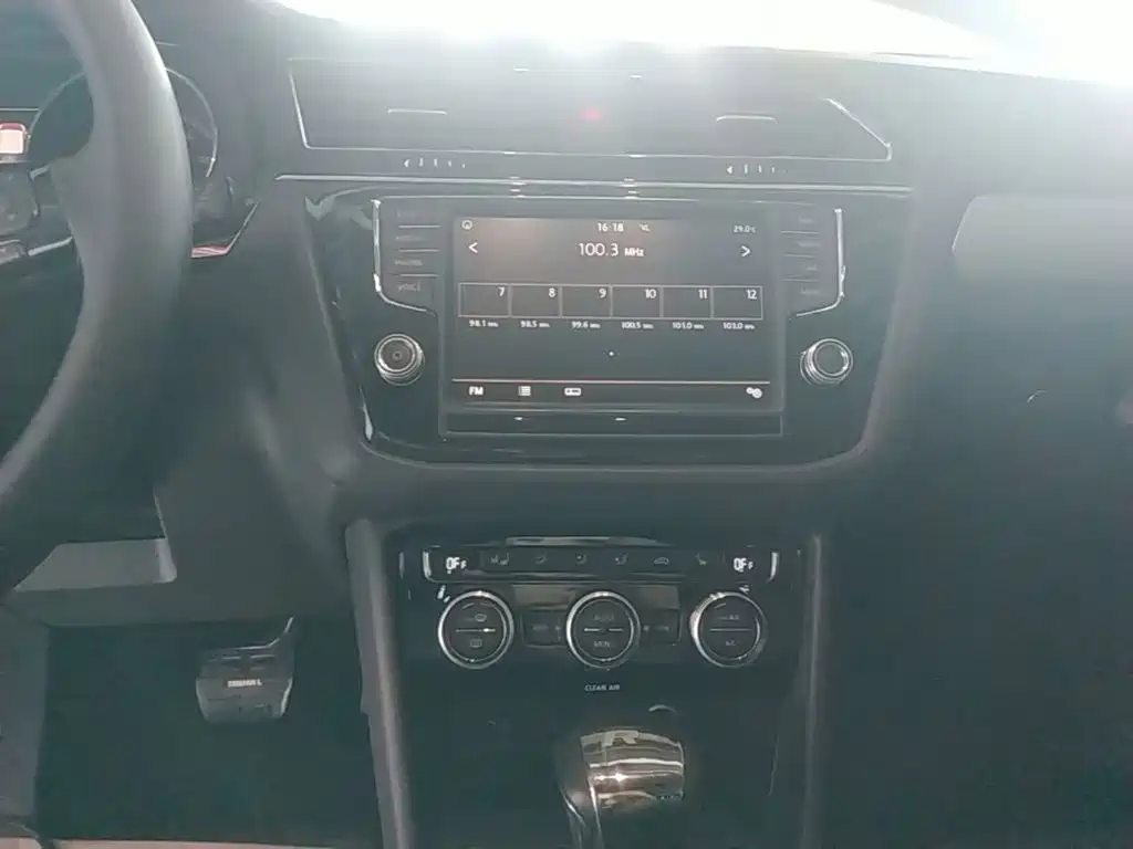 Volkswagen Tiguan L — миниатюра 13