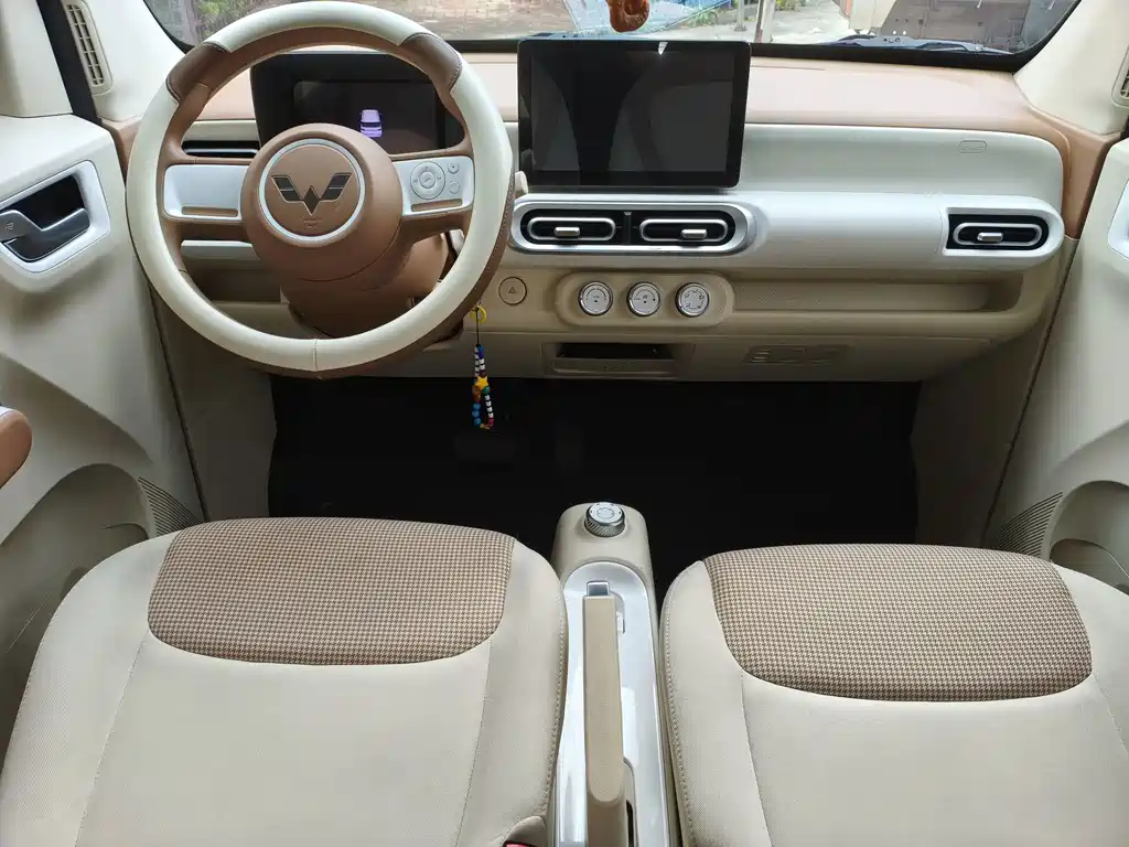 Wuling MINIEV — миниатюра 10