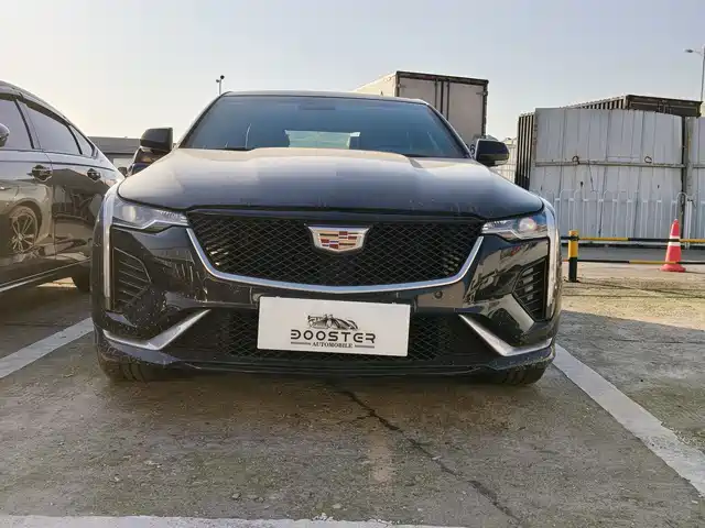CADILLAC CT4