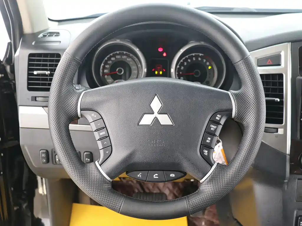 Mitsubishi V87 2018 3.8L