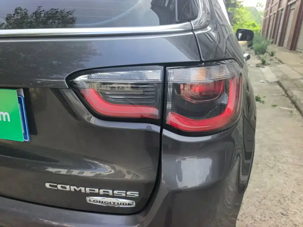 Jeep Compass — миниатюра 8