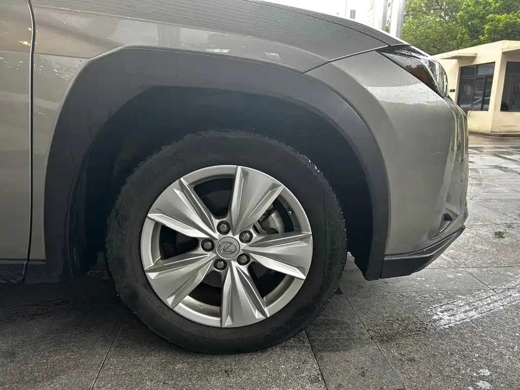 Lexus UX — миниатюра 5