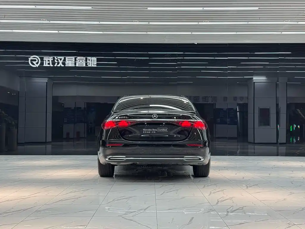 Mercedes-Benz E-Class — миниатюра 4