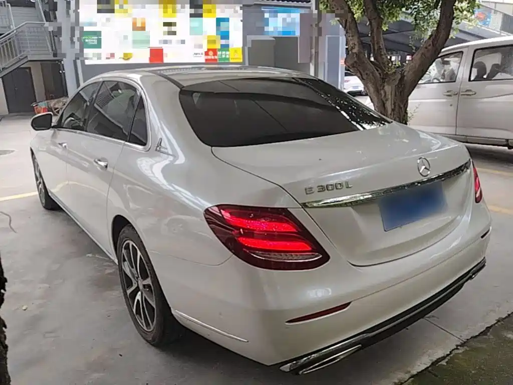 Mercedes-Benz E-Class — миниатюра 5