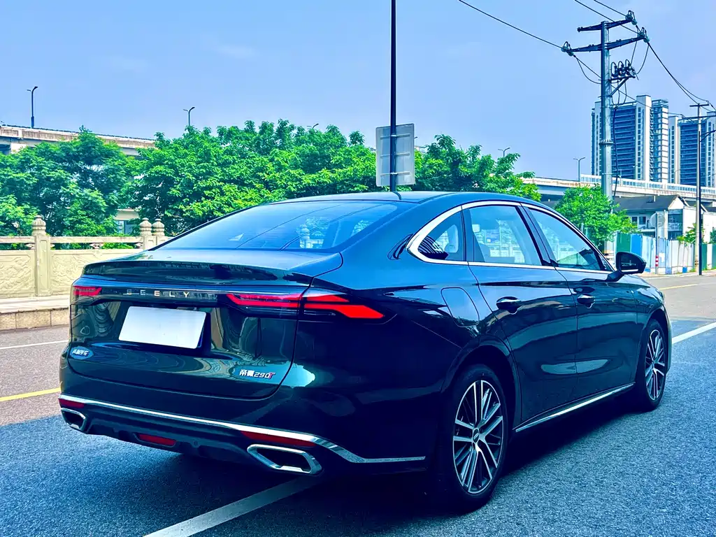 Geely Emgrand — миниатюра 7