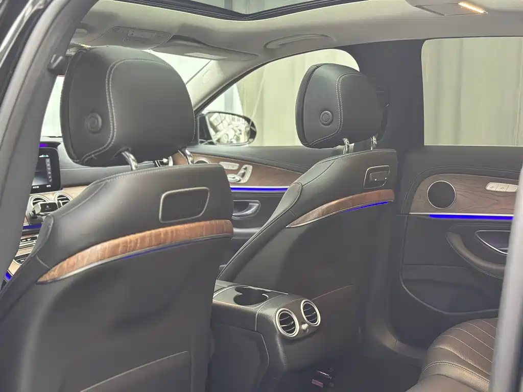 Mercedes-Benz E-Class — миниатюра 25