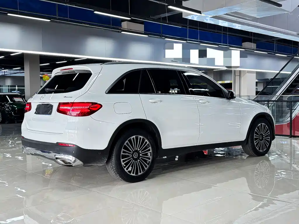 MERCEDES-BENZ GLC