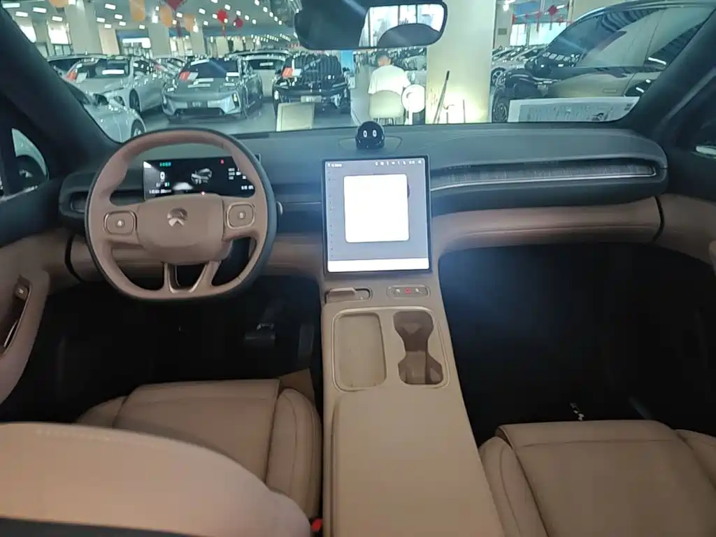NIO ES6 — миниатюра 10