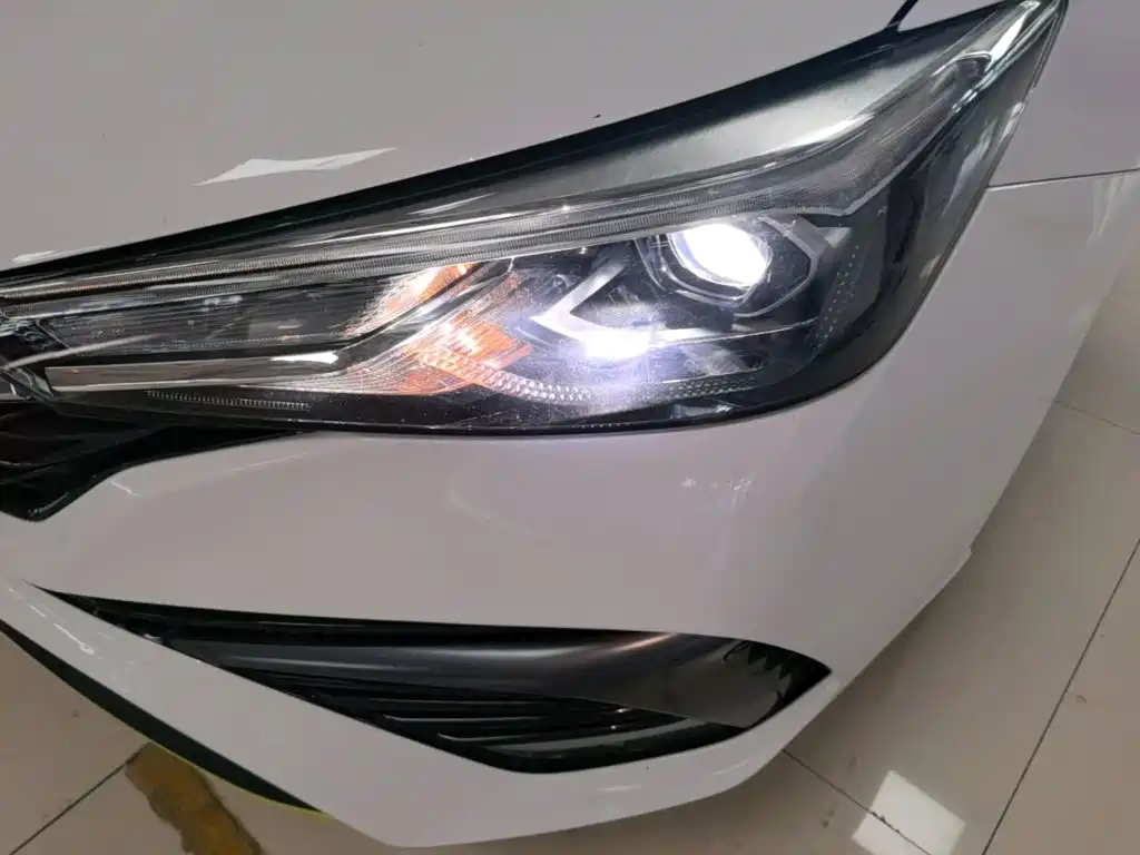 Roewe i5 — миниатюра 24