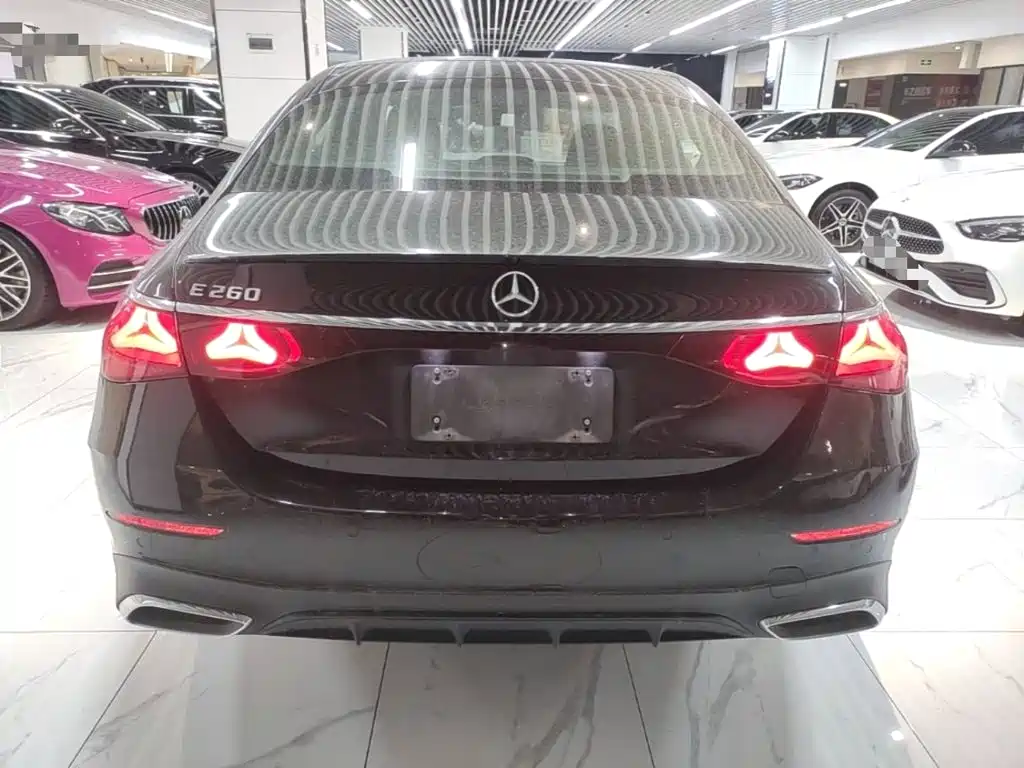 Mercedes-Benz E-Class (Import) — миниатюра 6
